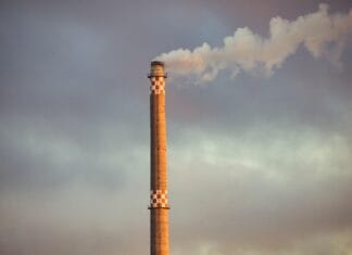 Jak wygląda transport elementów ważących kilkaset ton?