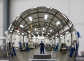 Szlifowanie dennic i zbiorników ze stali – od surowego odlewu do efektu lustra