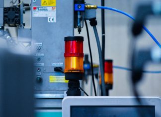 IO-Link w hydraulice siłowej: integracja czujników ciśnienia i temperatury